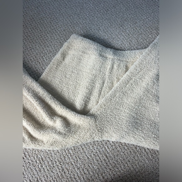 Fuzzy matching set — crop top and lounge pants - Picture 4 of 9